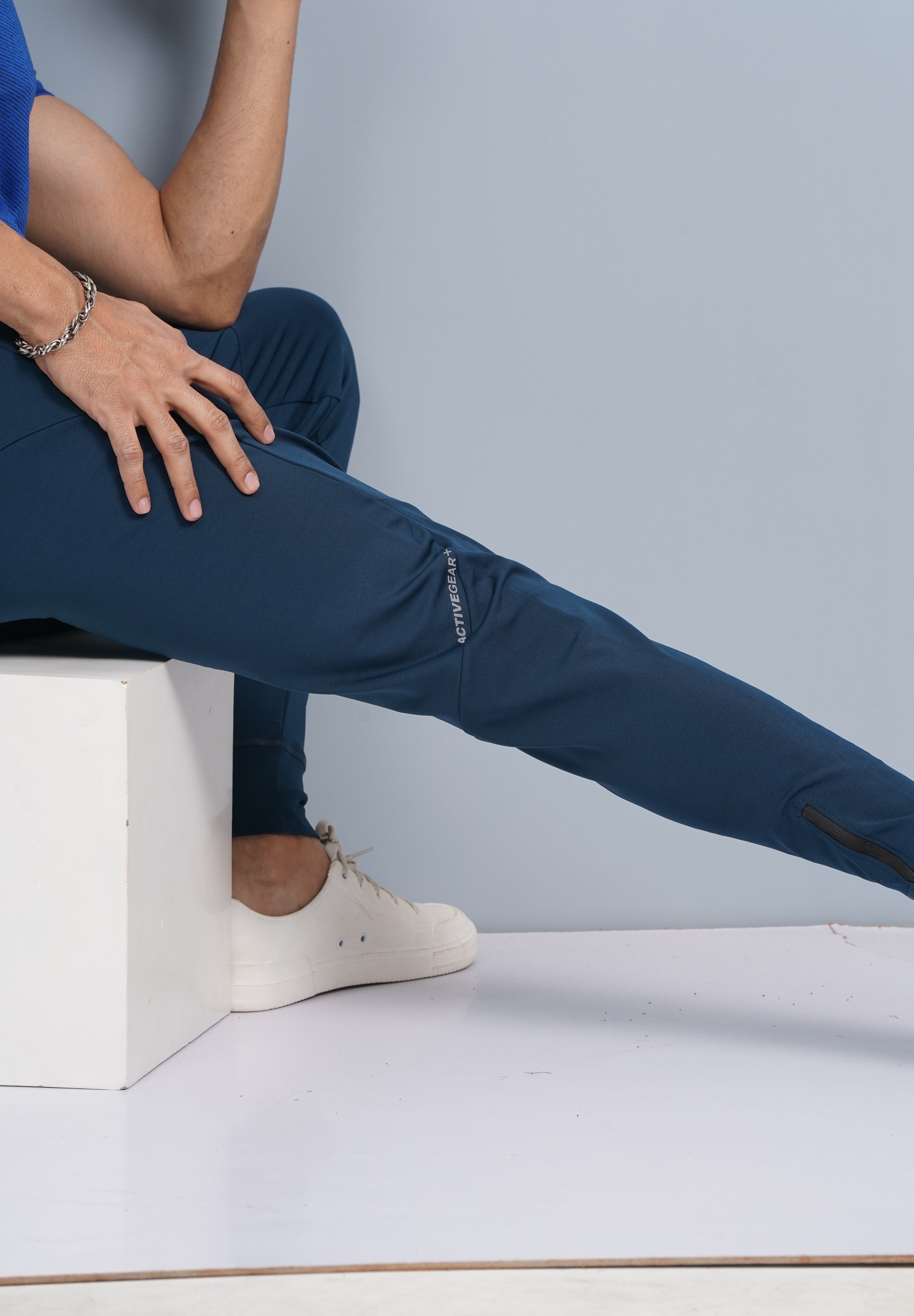 Zipper Blue